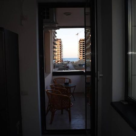 Apartment By The Lake With A View Mamaia Eksteriør billede