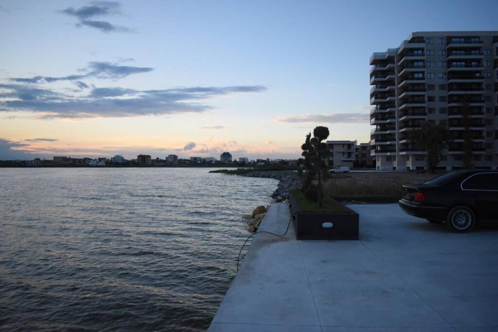 Apartment By The Lake With A View Mamaia Eksteriør billede
