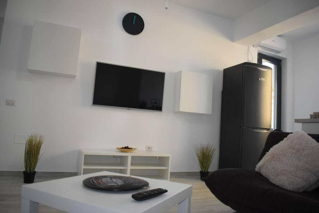 Apartment By The Lake With A View Mamaia Eksteriør billede