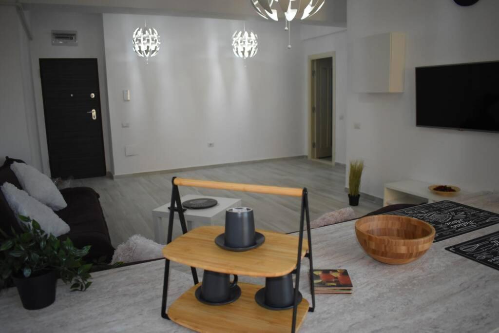 Apartment By The Lake With A View Mamaia Eksteriør billede